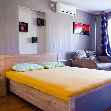Apartment Flat At Luzanovka